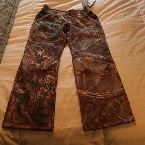 BNWT under armour camo sweatpants